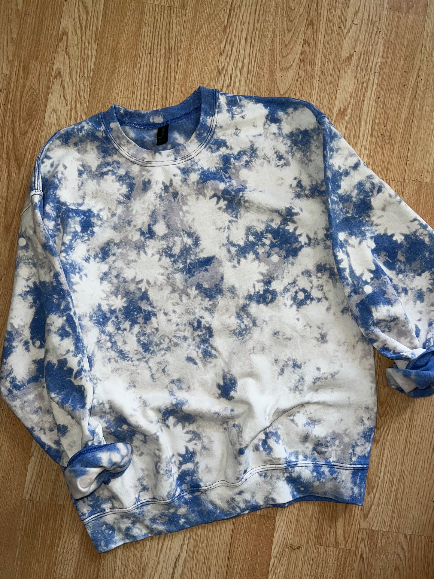 Snowflake crewneck